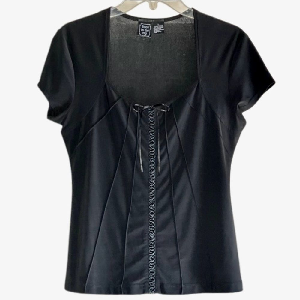 Suzie in the City Vintage Short Sleeve Faux Lace Up Knit Top in Black Womens L